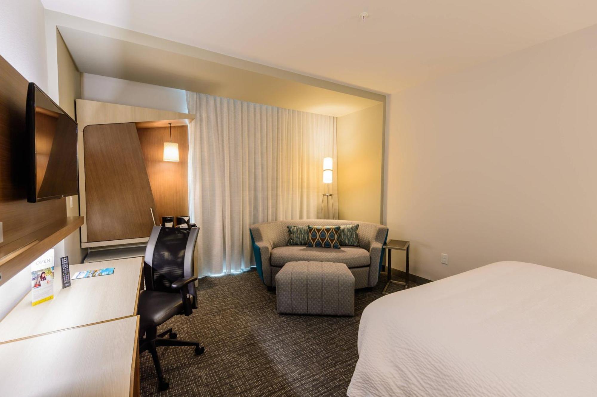 Courtyard By Marriott Jackson Hotel Lake Jackson